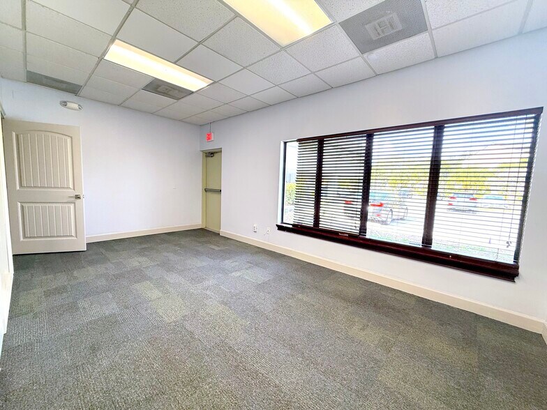 More Photos Of 125 W Pineview St, Altamonte Springs Medical For Lease