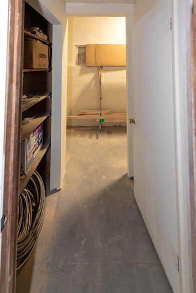 More Photos Of 1401 Clipper Heights, Baltimore Warehouse For Sale