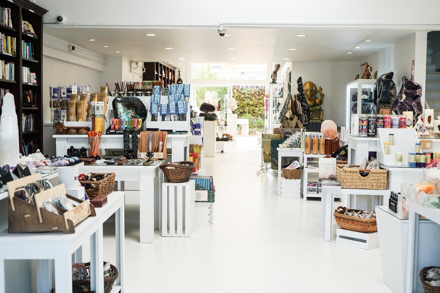 More Photos Of 2923 Main St, Santa Monica Storefront For Lease