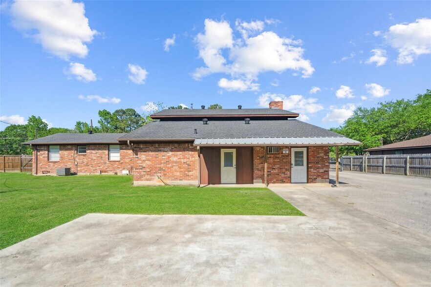 More Photos Of 12284 FM 3083 Rd, Conroe Office For Sale