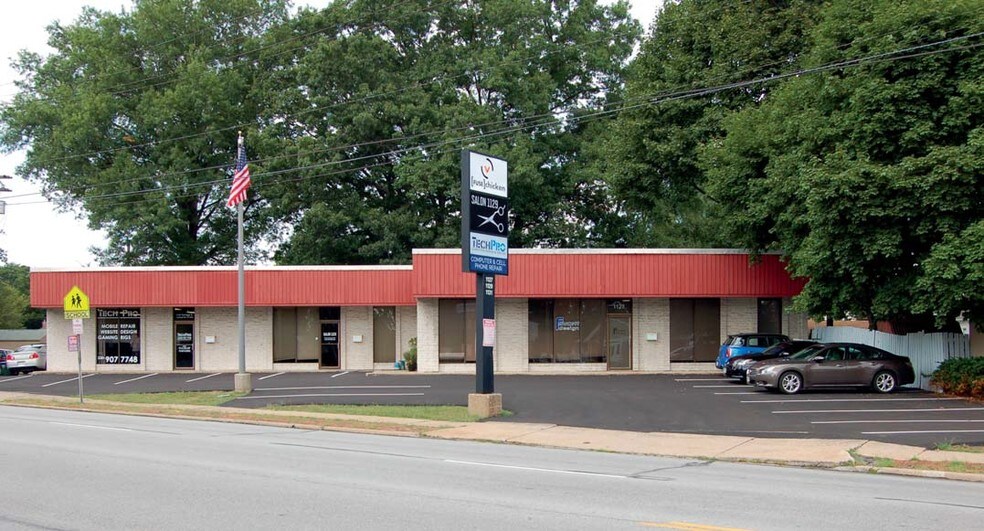 Primary Photo Of 1127-1131 Portage Trl, Cuyahoga Falls General Retail For Lease