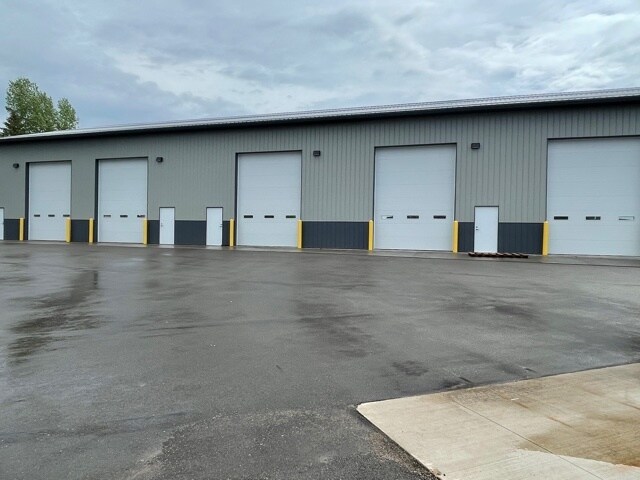 More Photos Of 405-415 Guernsey Ln, Red Wing Warehouse For Sale