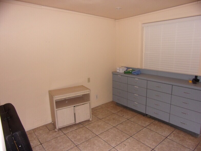 More Photos Of 939 S Decatur Blvd, Las Vegas Medical For Sale