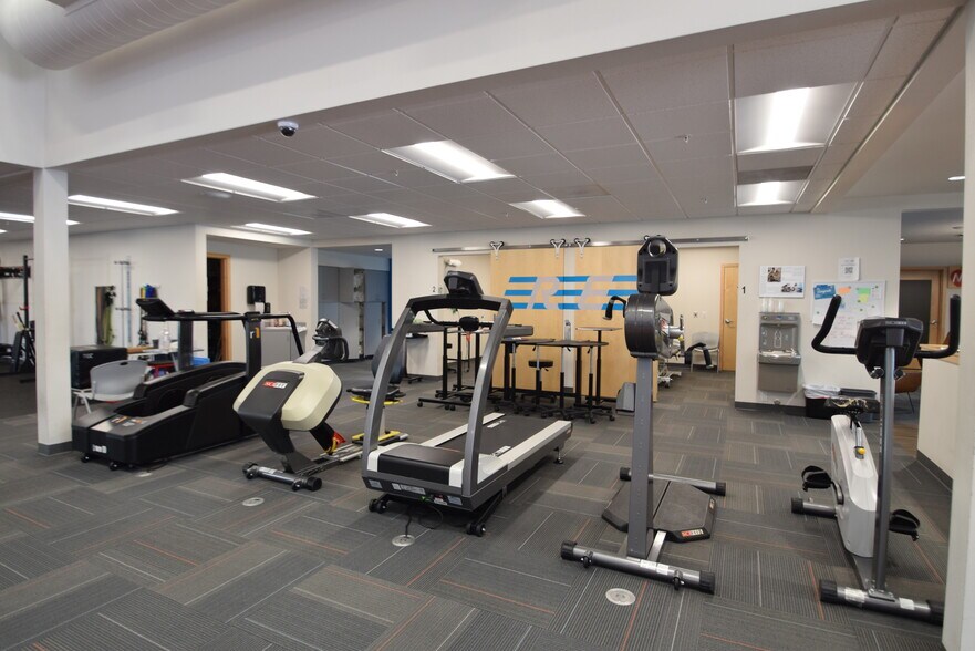 More Photos Of 1025 2nd St NW, Salem Medical For Sale