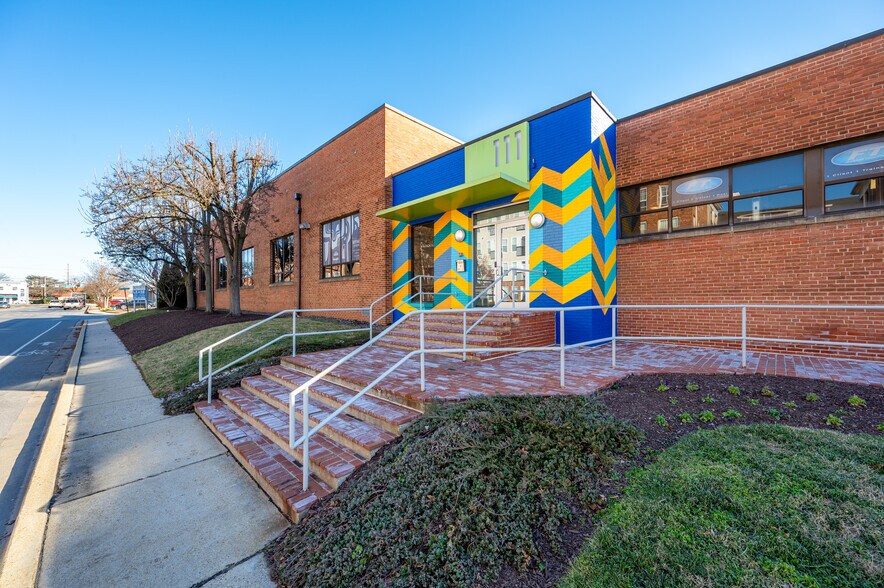 More Photos Of 111 Chinquapin Round Rd, Annapolis Flex For Lease