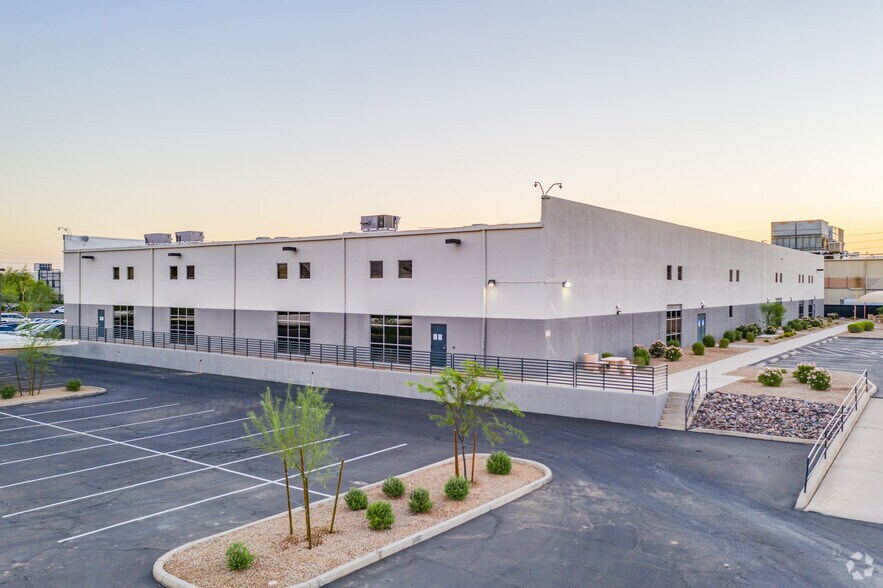 More Photos Of 3925 E Broadway Rd, Phoenix Office For Lease