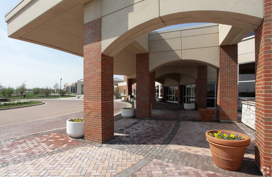 More Photos Of 24600 W 127th St, Plainfield Office For Sale