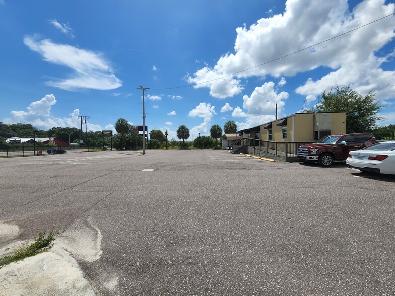 More Photos Of 856 E Busch Blvd, Tampa Auto Dealership For Lease