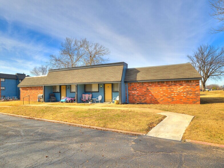 More Photos Of 1311 N Ash Pl, Owasso Apartments For Sale