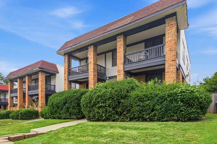More Photos Of 4340-4342 Holly St, Kansas City Multifamily For Sale