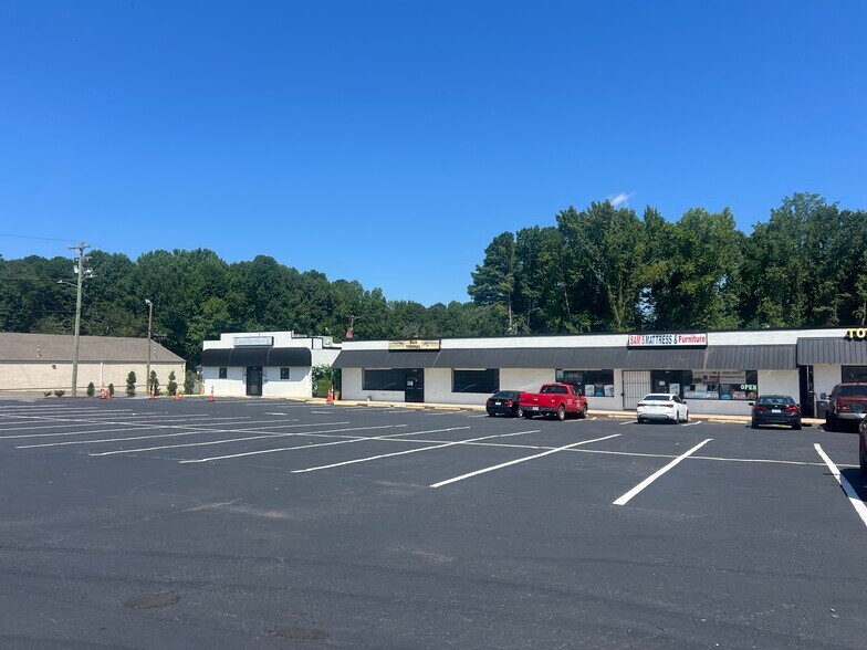 More Photos Of 4701 N Tryon St, Charlotte Unknown For Lease
