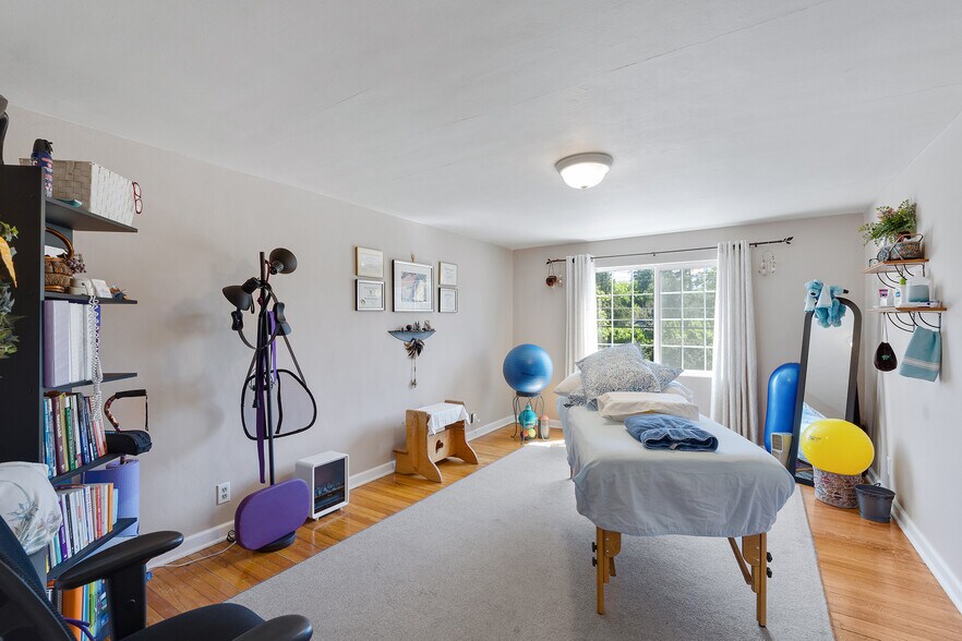 More Photos Of 7409 SW Capitol Hwy, Portland Freestanding For Sale