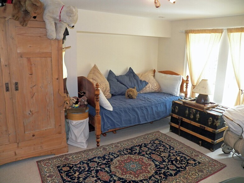 More Photos Of 146 Calef Hwy, Barrington Flex For Sale