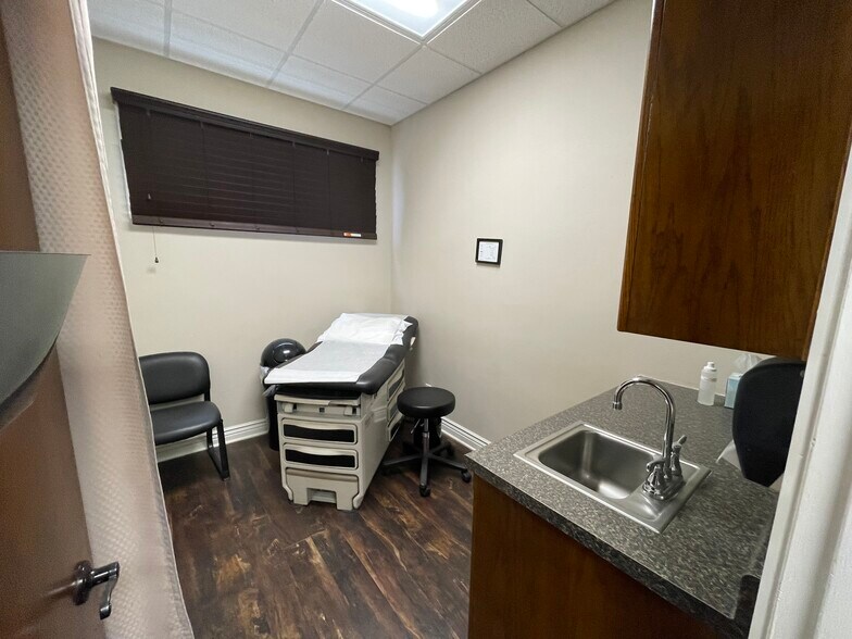 4000 San Dimas St, Bakersfield, CA 93301 Retail For Lease