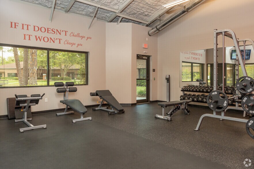 More Photos Of 8647 Baypine Rd, Jacksonville Unknown For Lease