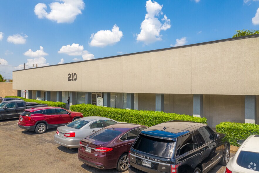 More Photos Of 210-214 S Main St, Duncanville Office For Lease