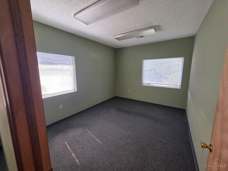 More Photos Of 779 Reynard Ave, Cincinnati Medical For Sale