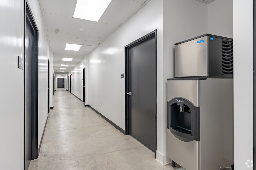 More Photos Of 6222 San Fernando Rd, Glendale Restaurant For Lease