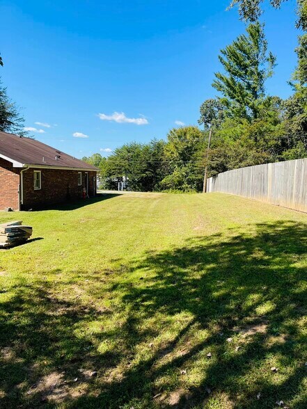 More Photos Of 301 W Main St, Stoneville Office For Sale