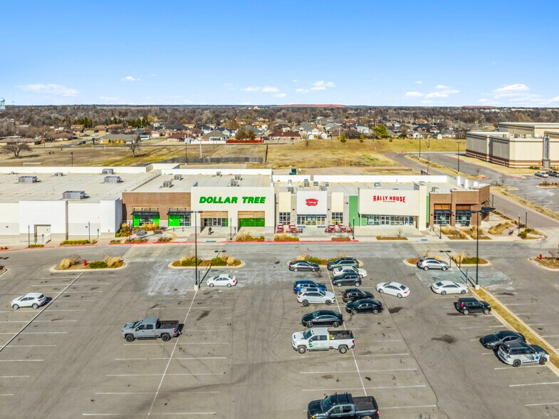 More Photos Of 5825-5855 SE 15th St, Midwest City General Retail For Sale