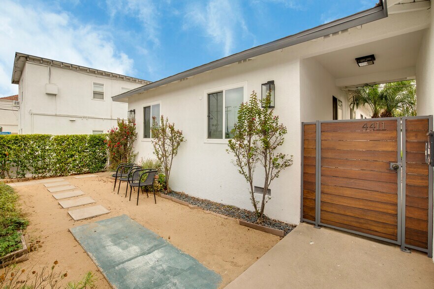 More Photos Of 4409 E 10th St, Long Beach Apartments For Sale