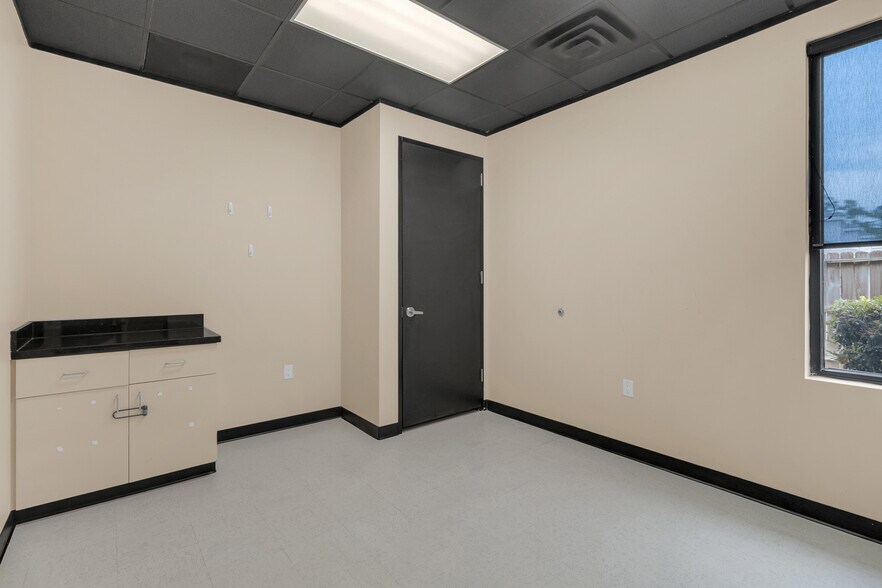 More Photos Of 1125 Cypress Station Dr, Houston Medical For Lease