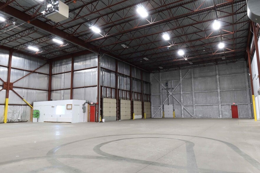 More Photos Of 880 Cliveden Ave, Delta Manufacturing For Lease