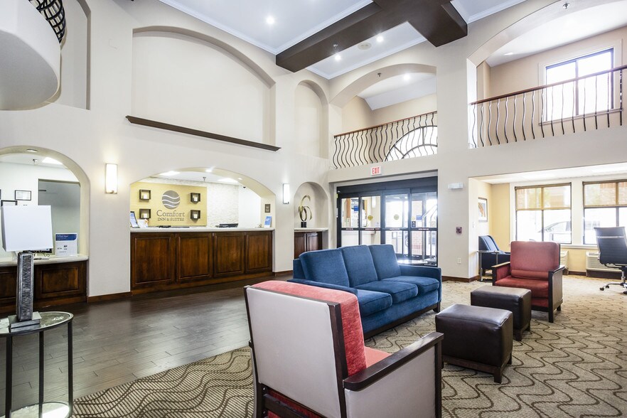 More Photos Of 4225 American Way, Memphis Hotel For Sale