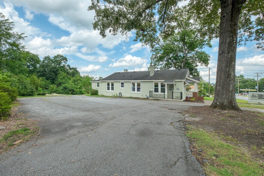 More Photos Of 402 W Main St, Williamston Medical For Sale