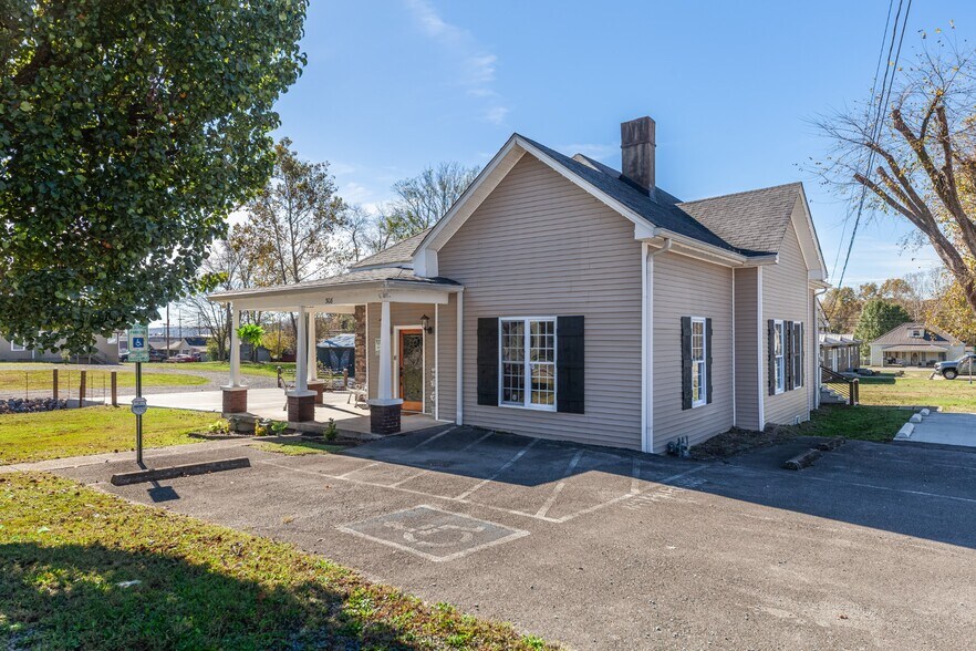 More Photos Of 308 N Main St, Ashland City Office For Sale