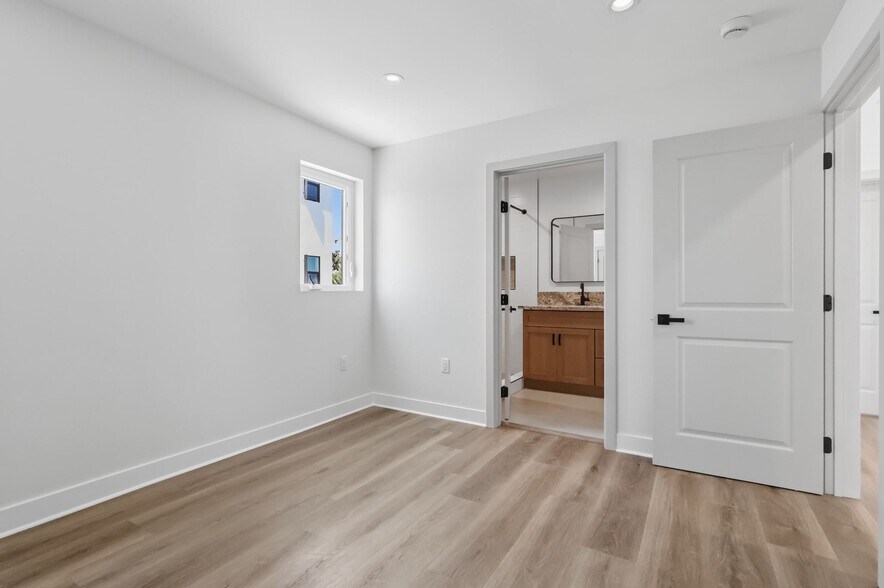 More Photos Of 1507 W 83rd St, Los Angeles Apartments For Sale