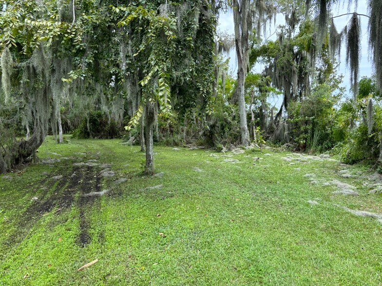 More Photos Of 6001 Bird Island Dr, Lady Lake Lodge Meeting Hall For Sale