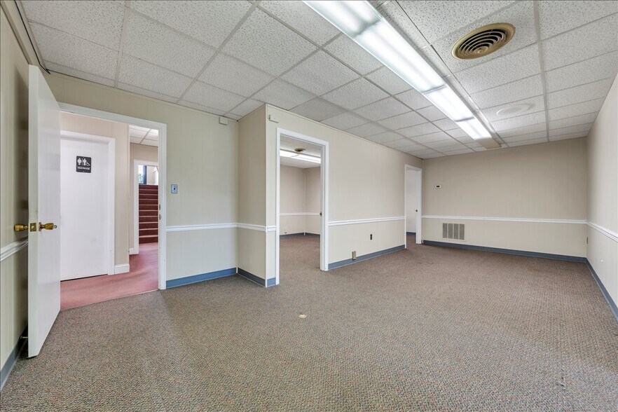 More Photos Of 356-358 Campbell Ave NW, Roanoke Office For Sale
