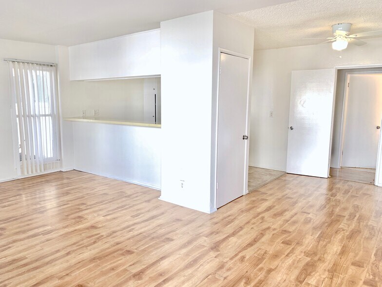 More Photos Of 6537-6543 Woodley Ave, Van Nuys Apartments For Sale