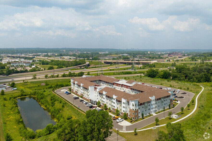 More Photos Of 2300 Hastings Ave, Newport Apartments For Lease