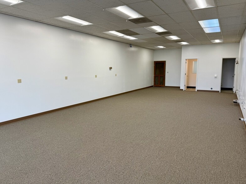 More Photos Of 919-935 NW Circle Blvd, Corvallis Storefront For Lease