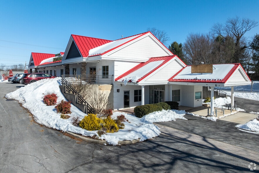 Primary Photo Of 505 E Ridgeville Blvd, Mount Airy General Retail For Lease