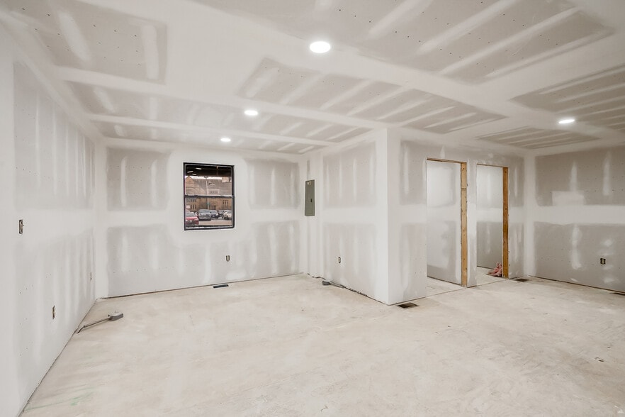More Photos Of 114 W Church St, Marion Office Residential For Sale
