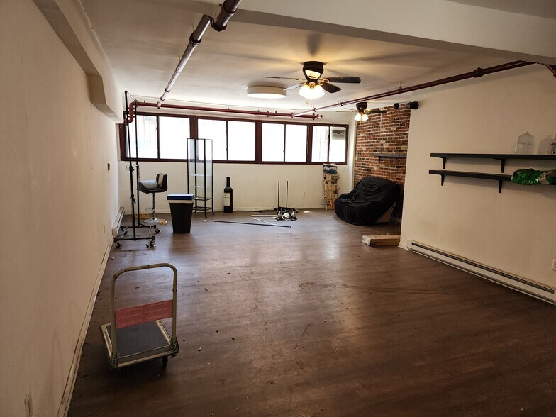 More Photos Of 393 Eighth Ave, New York Office Residential For Lease