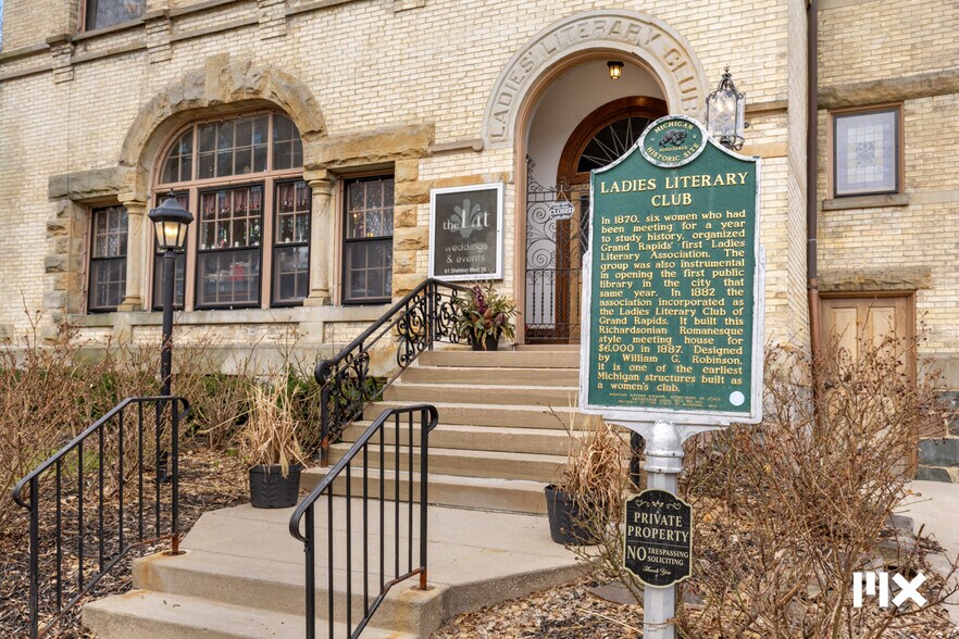 More Photos Of 61 Sheldon Blvd SE, Grand Rapids Office For Sale