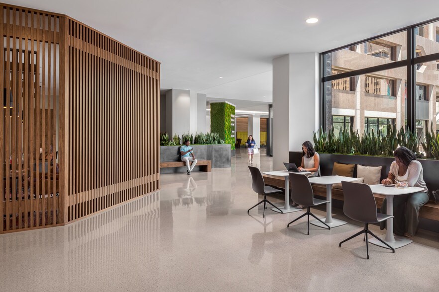 More Photos Of 40 N Central Ave, Phoenix Office For Lease