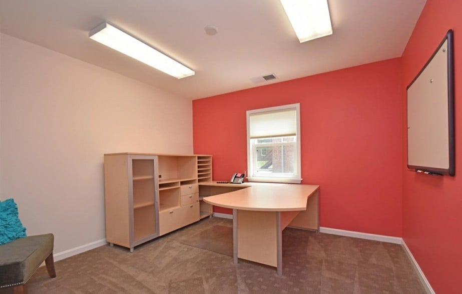 More Photos Of 322 E Main St, Batavia Office For Sale
