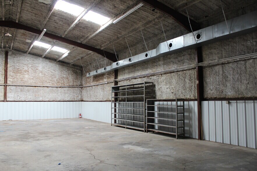 More Photos Of 5818 Kansas St, Houston Warehouse For Sale