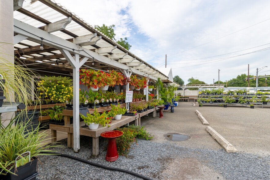 More Photos Of 29350 Matthewstown Rd, Easton Garden Center For Sale