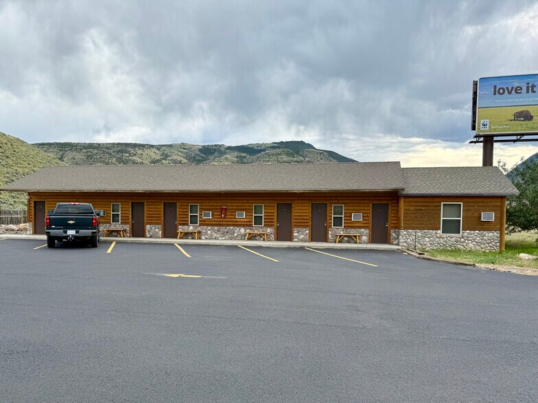 More Photos Of 244 W Yellowstone Ave, Cody Hotel For Sale