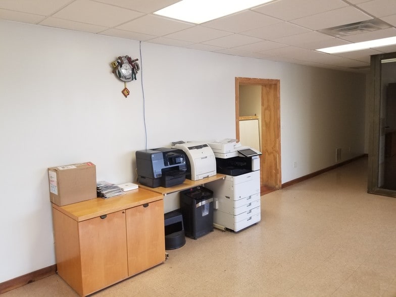 More Photos Of 229 S Waverly St, Yonkers Manufacturing For Sale