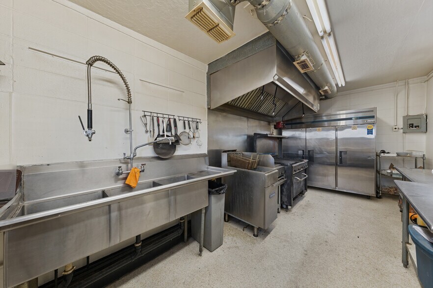 More Photos Of 6008 Frontage rd, Dayton General Retail For Sale