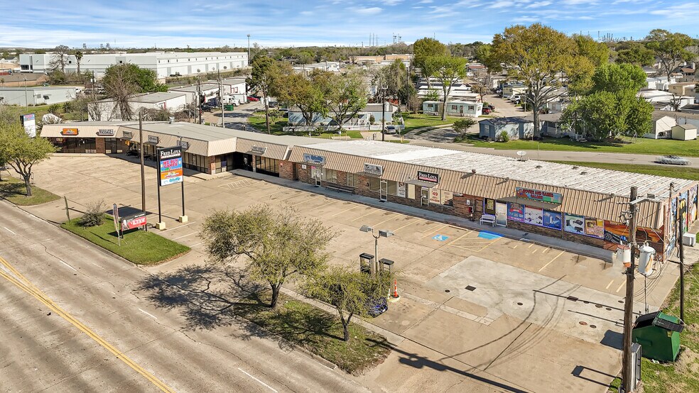 Primary Photo Of 4307 Red Bluff Rd, Pasadena Unknown For Lease