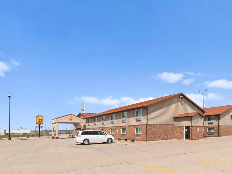 More Photos Of 500 E A St, Ogallala Hotel For Sale