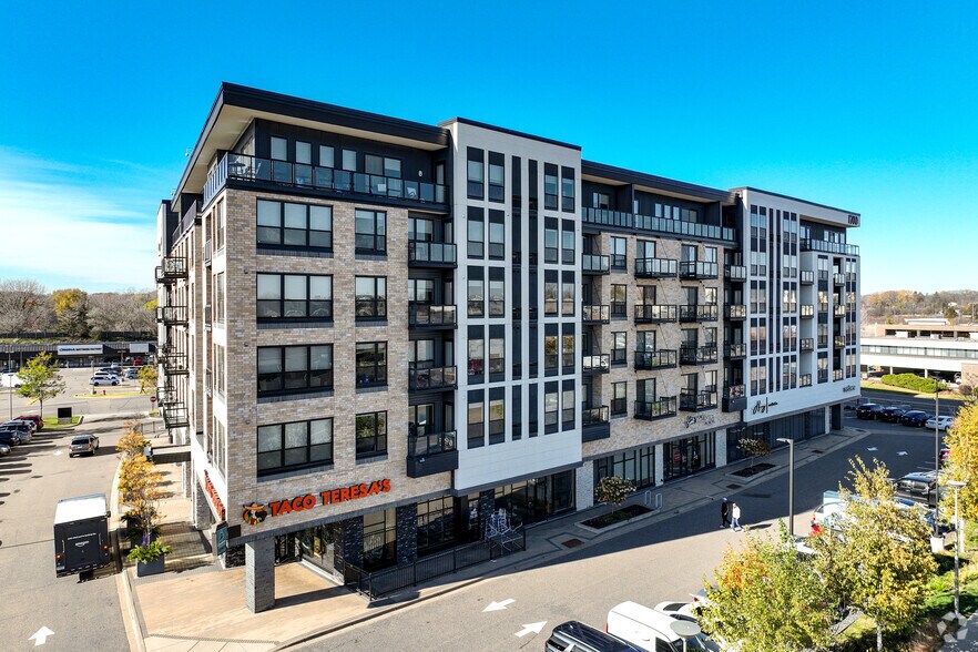 More Photos Of 1700 Plymouth Rd, Minnetonka Apartments For Lease